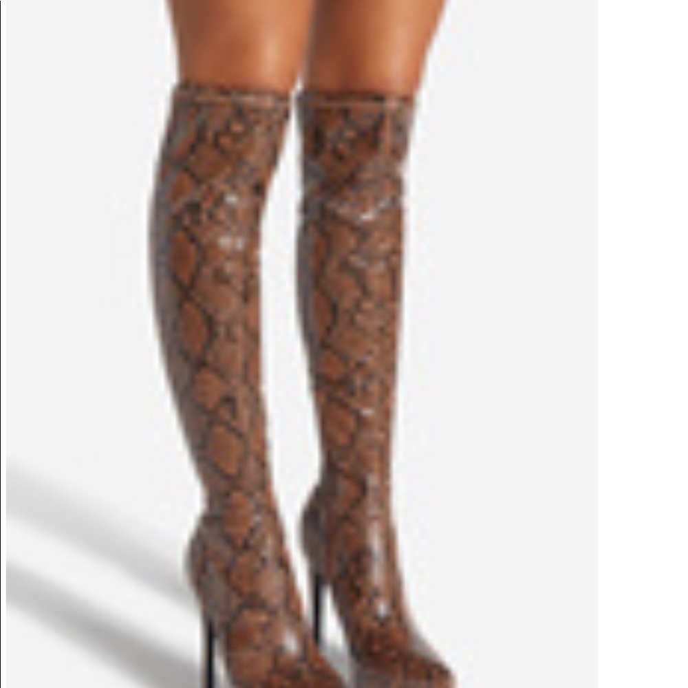 Beautiful Zaire Snake skin boots. 9.5